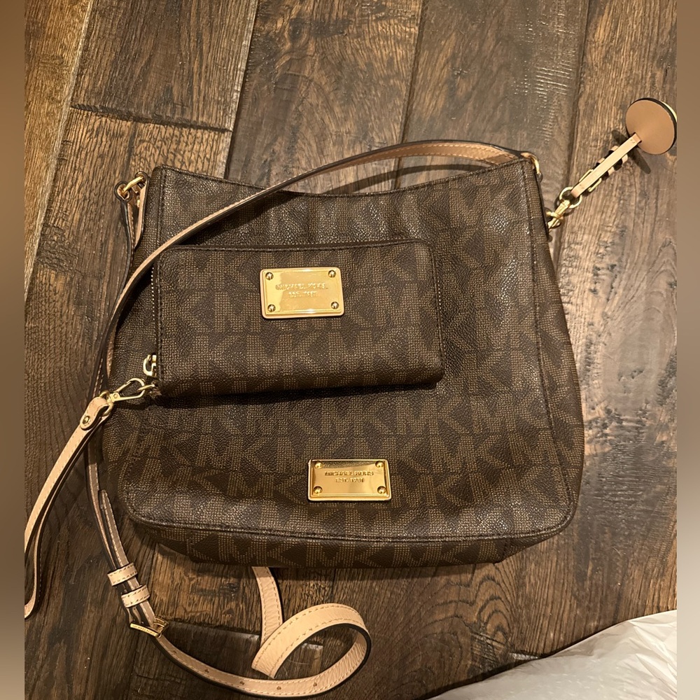 MK PURSE
